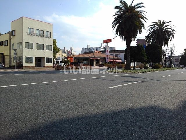 飲食店　ロイヤルホスト久留米本町店（飲食店）まで812m