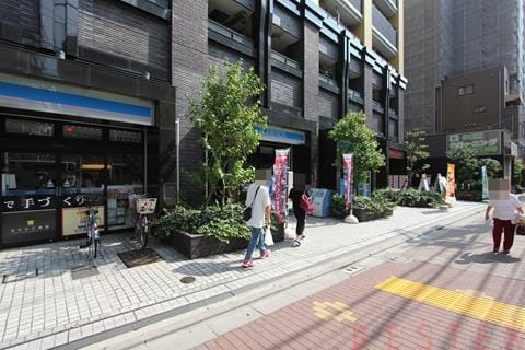 コンビニ　ローソン小石川1丁目店（コンビニ）まで358m
