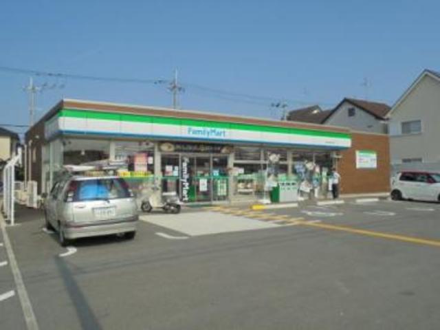 コンビニ　ファミリーマート富田林喜志駅前店（コンビニ）まで462m
