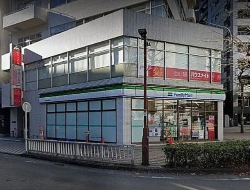 コンビニ　ファミリーマート 相模大野南口店（コンビニ）まで687m