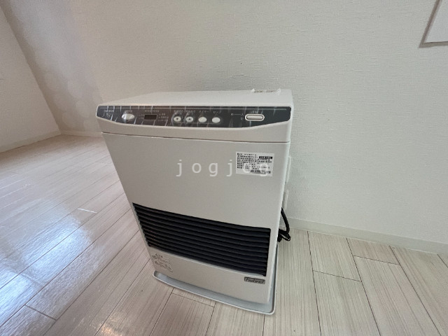 その他設備　灯油ＦＦ式ストーブ