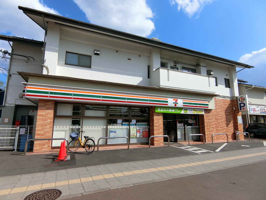 コンビニ　セブンイレブン仙台台原駅前店（コンビニ）まで811m