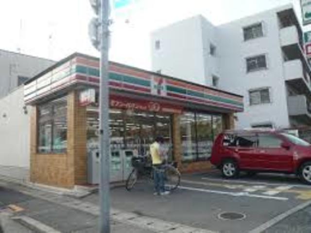 コンビニ　セブンイレブン尼崎上坂部3丁目店（コンビニ）まで687m