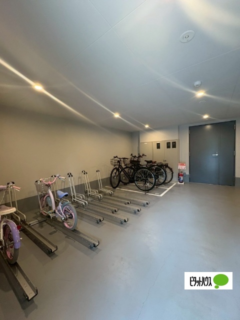 駐車場　駐輪場