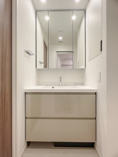 洗面設備　※写真は同タイプ住戸です。
