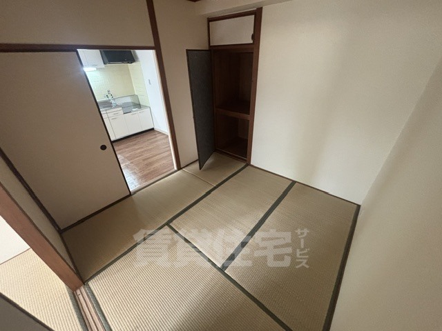 阪急宝塚線 岡町駅 徒歩17分 3階建 築52年の内装写真