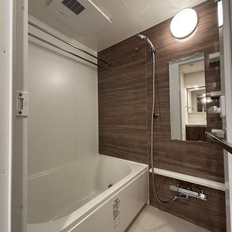 バス・シャワールーム　※別部屋の参考写真です。