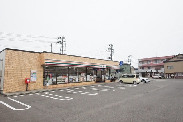 コンビニ　セブンイレブン柏崎錦町店（コンビニ）まで602m