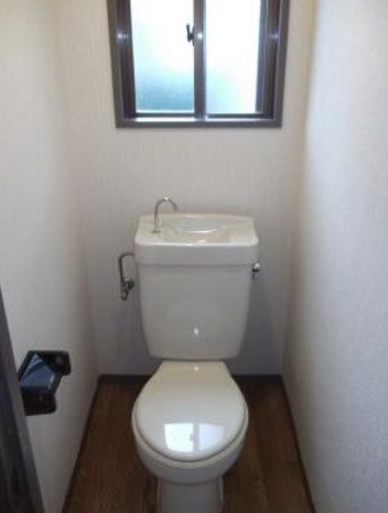 トイレ　別部屋の参考写真