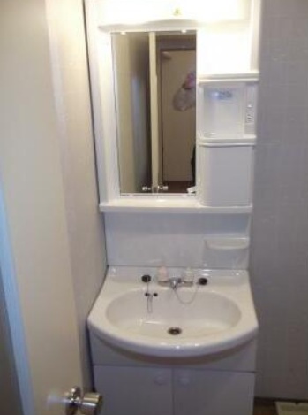 洗面設備　別部屋の参考写真