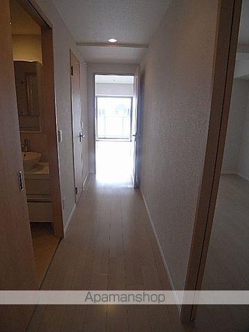 グランルージュ谷町六丁目の玄関写真