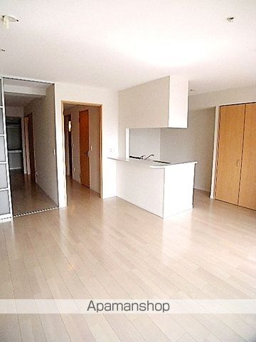 グランルージュ谷町六丁目の居間写真