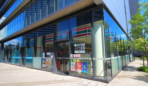 コンビニ　セブン-イレブン 晴海３丁目店（コンビニ）まで293m
