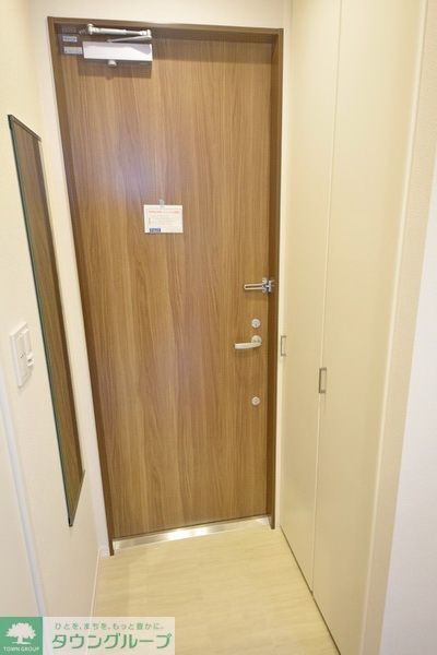 玄関　※同物件別号室参考写真