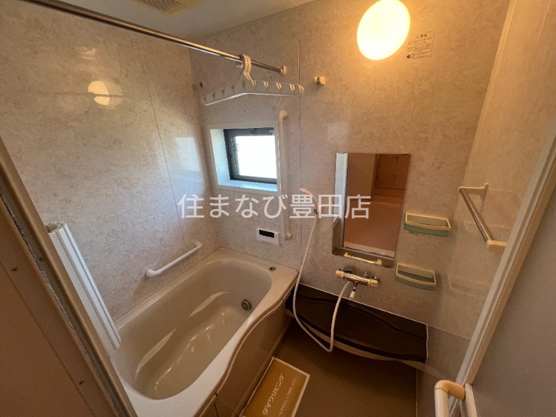 バス・シャワールーム　同型別部屋写真