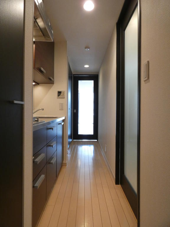 玄関　※別部屋の参考写真です。