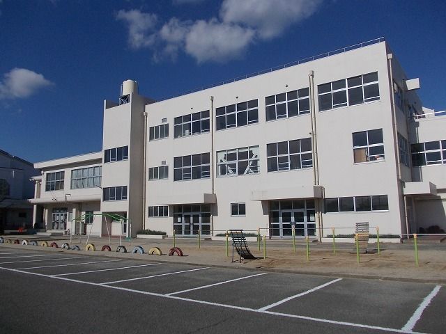 小学校　鳴門第一小学校（小学校）まで2400m