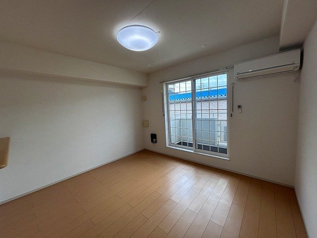 フロントフィールド2番館の居間写真