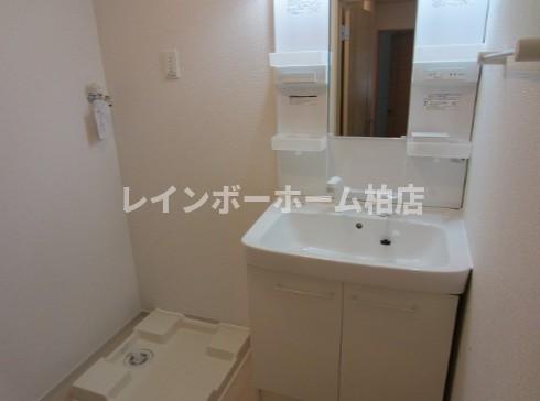洗面設備　使いやすい洗面所です