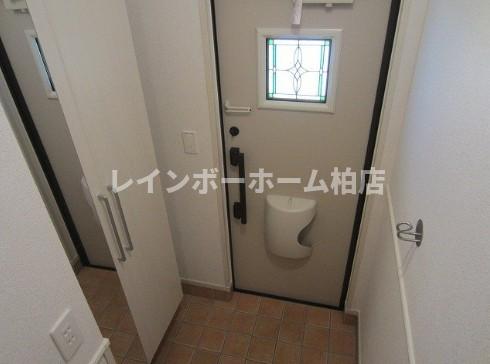 玄関　収納もある玄関です