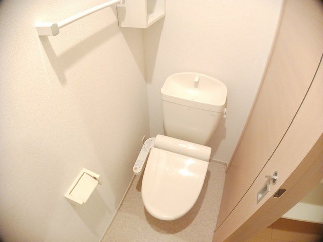 地下鉄名城線 総合リハビリセンター駅 徒歩7分 2階建 築13年のトイレ写真
