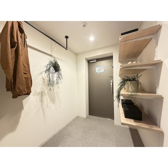 玄関　同タイプ別部屋の写真です／家具・家電の備え付けはありません