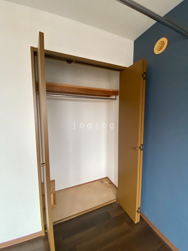 収納　便利な収納付きです。