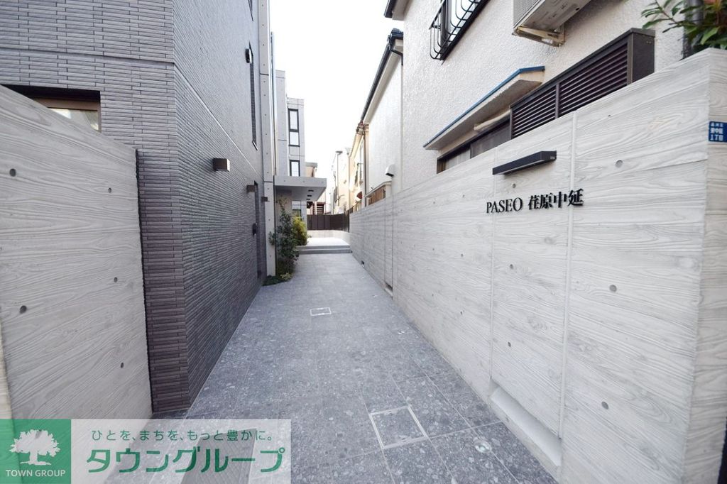 エントランス　駐車場