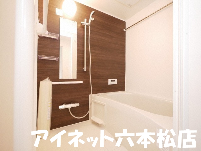 バス・シャワールーム　一日の疲れを癒しましょう