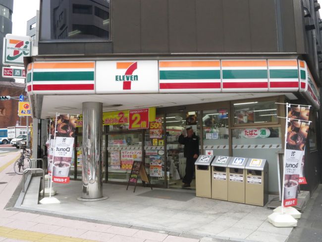 コンビニ　セブンイレブン港区飯倉店（コンビニ）まで177m