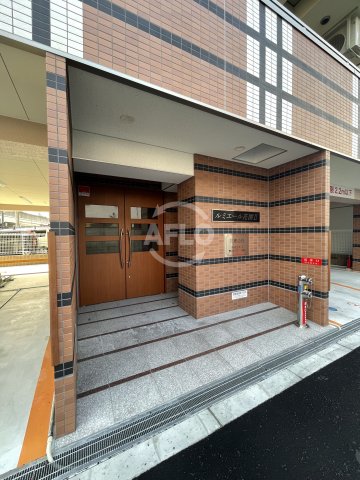 エントランス　ルミエール花園北II　エントランス