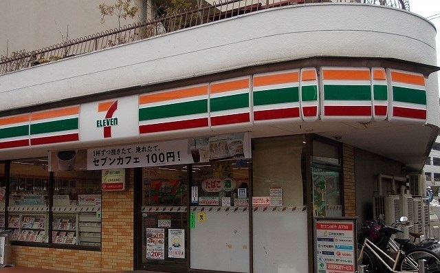 コンビニ　セブンイレブン（コンビニ）まで406m