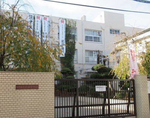 中学校　大阪市立茨田中学校（中学校）まで461m