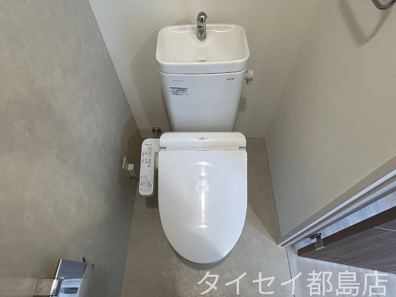 ＪＲ東西線 大阪城北詰駅 徒歩10分 10階建 築7年のトイレ写真