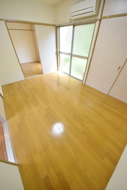マメゾンの居間写真