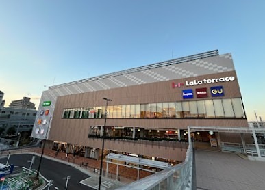 ショッピングセンター　三井ショッピングパーク ららテラス北綾瀬（ショッピングセンター）まで1076m