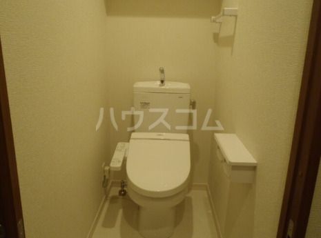 京急本線 上大岡駅 徒歩8分 6階建 築11年のトイレ写真