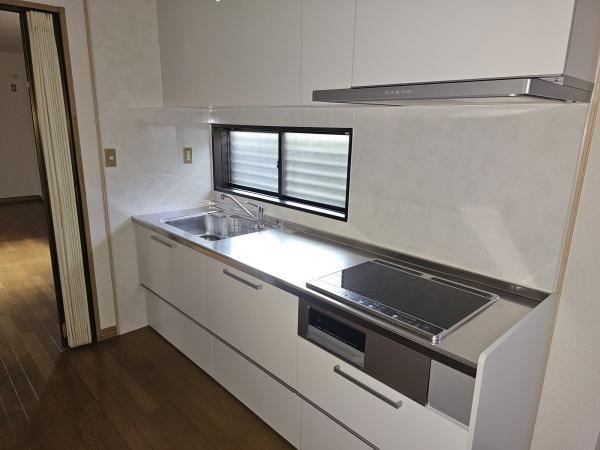 南海泉北線 光明池駅 バス乗車時間：10分 最寄りバス停で下車 徒歩4分 2階建 築38年のキッチン写真