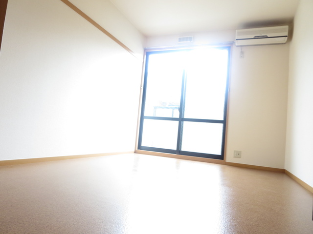 翠ハイツの居間写真