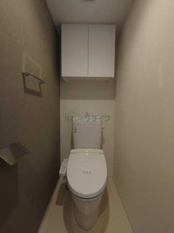 トイレ　別部屋の参考写真になります。