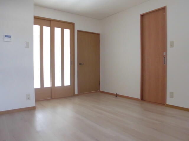 ノ-ブル中台の居間写真