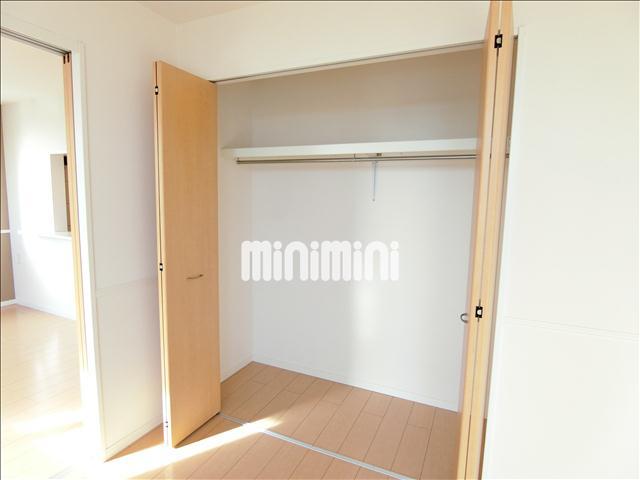 収納　クローゼットでお荷物もすっきり収納。