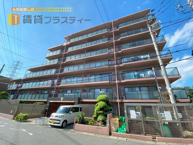 建物外観　ザ・マンションの重厚感が魅力的