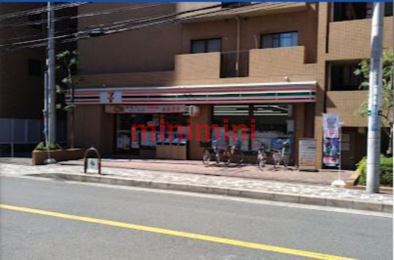 コンビニ　セブンイレブン吹田垂水町店（コンビニ）まで301m