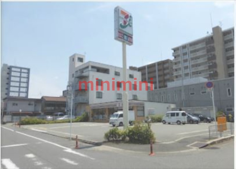 コンビニ　セブンイレブン吹田垂水町3丁目店（コンビニ）まで551m
