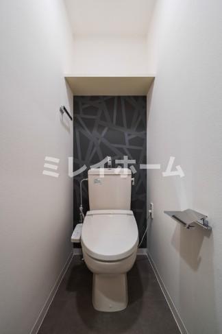 トイレ　同建物内、別のお部屋の参考写真になります。