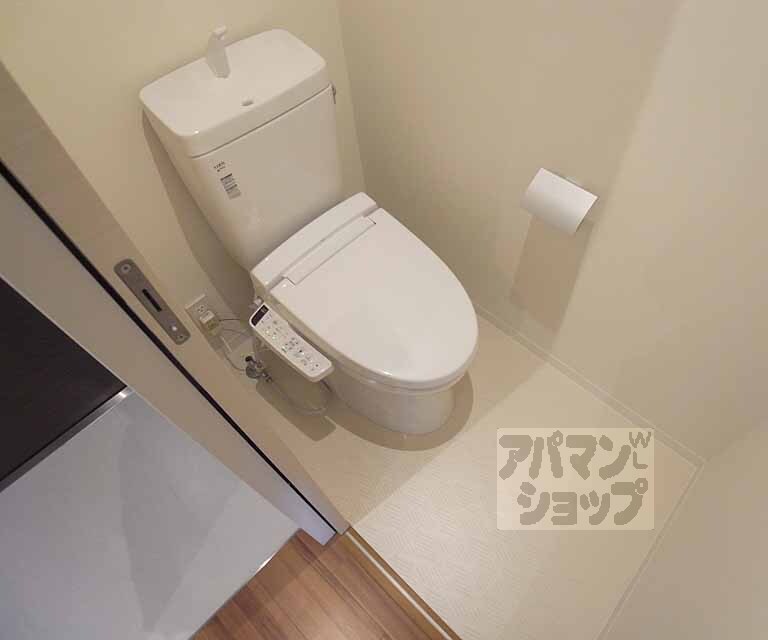 地下鉄東西線 山科駅 徒歩8分 7階建 築13年のトイレ写真