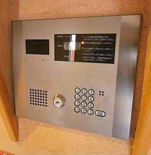 セキュリティ　コンソラーレ日本橋　エントランスオートロック