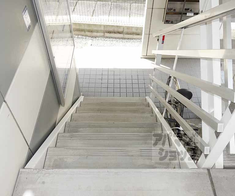 レオパレスPOLESTARIIIの外観写真