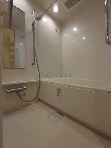 バス・シャワールーム　別部屋の参考写真です